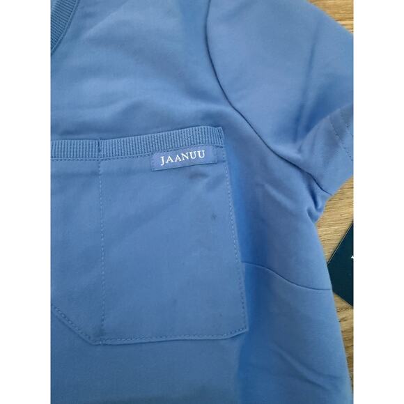 Jaanuu Essential Womens Size XS 1 Pocket Scrub Top Blue New - Picture 2 of 5